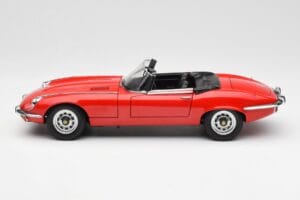 Jaguar E-Type Roadster Series III V12 Rot AUTOart 1:18 73523 Druckguss — Bild 4 von 8