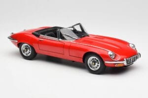 Jaguar E-Type Roadster Series III V12 Rot AUTOart 1:18 73523 Druckguss — Bild 6 von 8