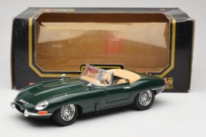 Jaguar E-Type Series 1 Roadster Grün Bburago 1:18 3018-M5 Druckguss — Bild 8 von 8