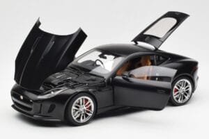 Jaguar F-Type R X152 Matt Schwarz AUTOart 1:18 73652 Komposit — Bild 2 von 8