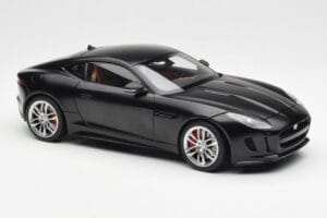 Jaguar F-Type R X152 Matt Schwarz AUTOart 1:18 73652 Komposit — Bild 6 von 8