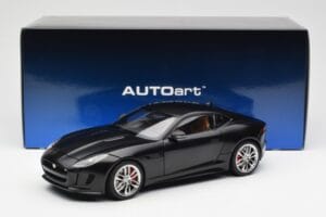 Jaguar F-Type R X152 Matt Schwarz AUTOart 1:18 73652 Komposit — Bild 8 von 8
