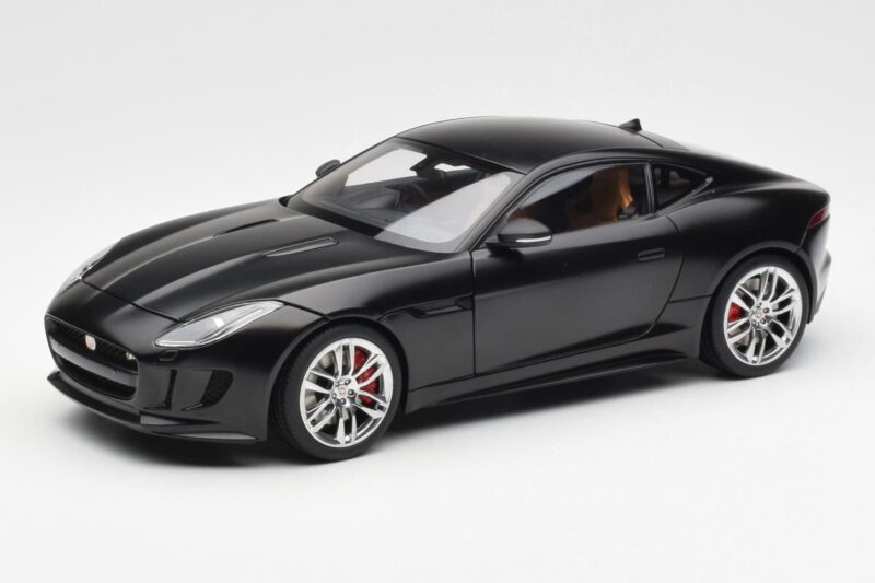 Jaguar F-Type R X152 Matt Schwarz AUTOart 1:18 73652 Komposit