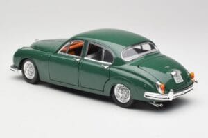 Jaguar Mark II British Racing Grün & Blau Innenraum Maisto 1:18 59001 Druckguss — Bild 7 von 8