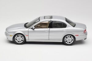 Jaguar X-Type Silber Maisto 1:18 7271328 Druckguss — Bild 4 von 8