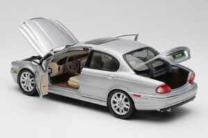 Jaguar X-Type Silber Maisto 1:18 7271328 Druckguss — Bild 5 von 8