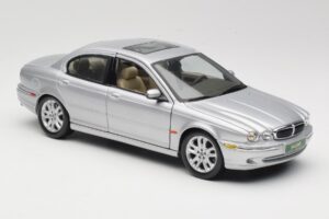 Jaguar X-Type Silber Maisto 1:18 7271328 Druckguss — Bild 6 von 8