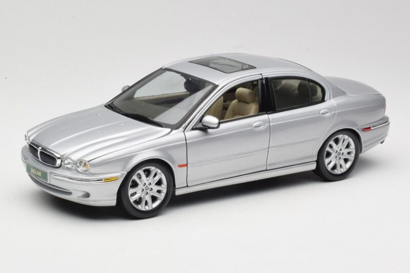 Jaguar X-Type Silber Maisto 1:18 7271328 Druckguss