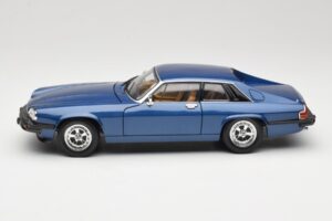 Jaguar XJ-S Blau Road Signature 1:18 92658 Druckguss — Bild 4 von 8