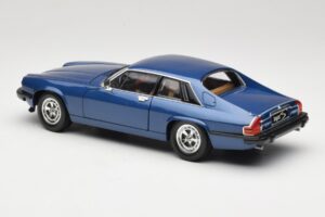 Jaguar XJ-S Blau Road Signature 1:18 92658 Druckguss — Bild 7 von 8