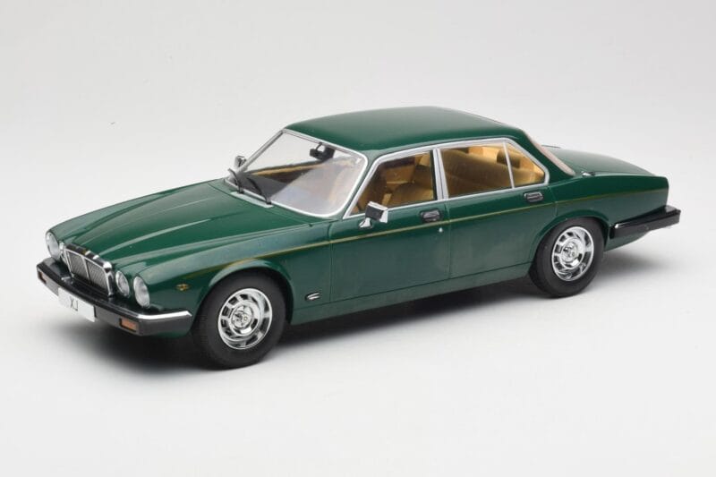Jaguar XJ Series III Dunkelgrün MCG 1:18 MCG18175 Druckguss