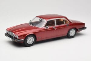 Jaguar XJ Series III Metallic Dark Red MCG 1:18 MCG18176 Druckguss