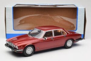 Jaguar XJ Series III Metallic Dark Red MCG 1:18 MCG18176 Druckguss — Bild 6 von 6