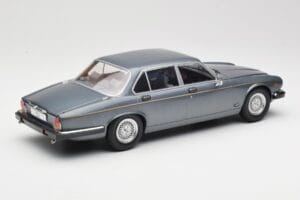 Jaguar XJ Series III Metallic Grey MCG 1:18 MCG18177 Druckguss — Bild 2 von 6