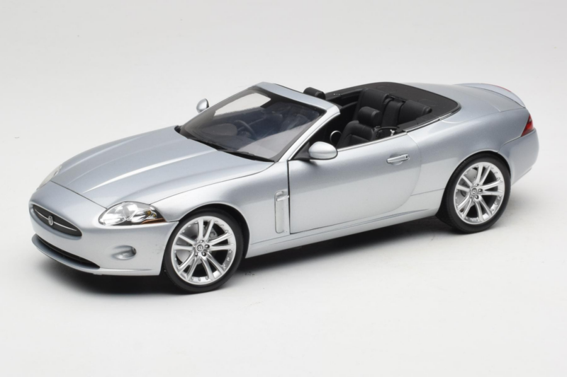 Jaguar XK X150 Cabriolet Silber Minichamps 1:18 153130533 Druckguss