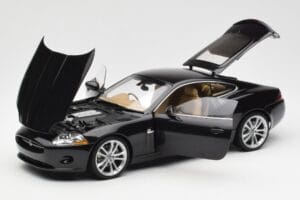 Jaguar XK-R X150 Midnight Schwarz AUTOart 1:18 73632 Druckguss — Bild 2 von 8