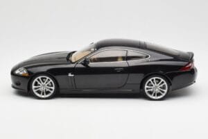 Jaguar XK-R X150 Midnight Schwarz AUTOart 1:18 73632 Druckguss — Bild 4 von 8