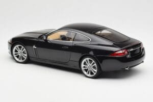 Jaguar XK-R X150 Midnight Schwarz AUTOart 1:18 73632 Druckguss — Bild 7 von 8