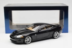 Jaguar XK-R X150 Midnight Schwarz AUTOart 1:18 73632 Druckguss — Bild 8 von 8