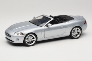Jaguar XK X150 Cabriolet Silber Minichamps 1:18 150130531 Druckguss