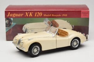 Jaguar XK120 Weiß Eduscho 1:18 7482-1HTH Druckguss — Bild 8 von 8