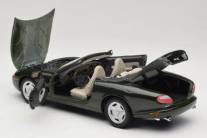 Jaguar XK8 Green Metallic Hellgrau Interieur Maisto 1:18 31836 Druckguss — Bild 5 von 8