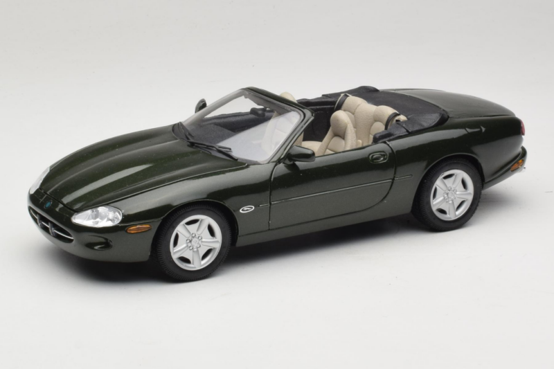 Jaguar XK8 Green Metallic Hellgrau Interieur Maisto 1:18 31836 Druckguss