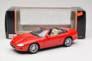 Jaguar XKR X100 Rot Maisto 1:18 50330 Druckguss — Bild 8 von 8