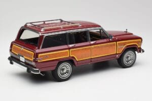 Jeep Grand Wagoneer Classic Rot AUTOart 1:18 74002 Druckguss — Bild 3 von 8