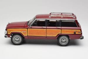 Jeep Grand Wagoneer Classic Rot AUTOart 1:18 74002 Druckguss — Bild 4 von 8