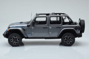 Jeep Wrangler 4xe Silber GT Spirit 1:18 GT419 Resin — Bild 3 von 6