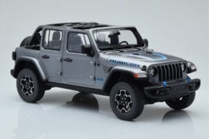 Jeep Wrangler 4xe Silber GT Spirit 1:18 GT419 Resin — Bild 4 von 6