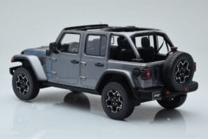 Jeep Wrangler 4xe Silber GT Spirit 1:18 GT419 Resin — Bild 5 von 6