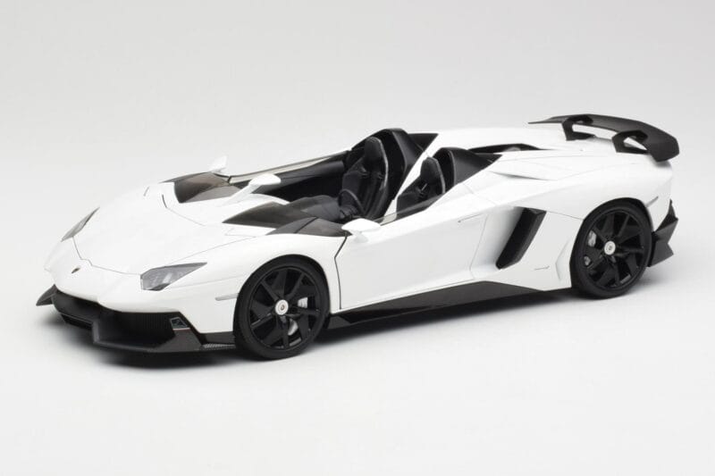 Lamborghini Aventador J Weiß AUTOart 1:18 74674 Druckguss