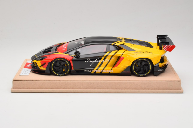 Lamborghini Aventador Liberty Walk Infinite Schwarz Gelb Timothy & Pierre 1:18 REMC035 Druckguss