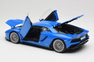 Lamborghini Aventador S LP740-4 Blue Nila AUTOart 1:18 79134 Druckguss — Bild 5 von 8