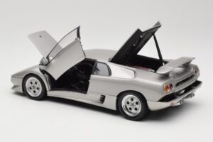 Lamborghini Diablo Silber AUTOart 1:18 70071 Druckguss — Bild 5 von 8