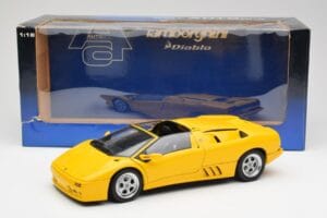 Lamborghini Diablo Roadster Gelb AUTOart 1:18 70092 Druckguss — Bild 8 von 8