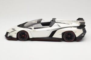 Lamborghini Veneno Roadster Weiß Mit Roter Linie Kyosho 1:18 C09502W Druckguss — Bild 3 von 6