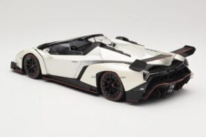 Lamborghini Veneno Roadster Weiß Mit Roter Linie Kyosho 1:18 C09502W Druckguss — Bild 5 von 6