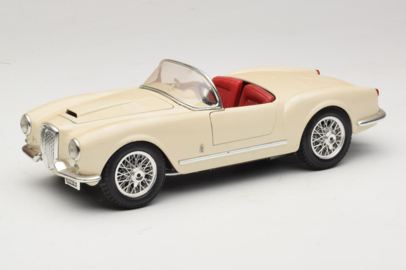 Lancia Aurelia B24 Spider Beige Bburago 1:18 3010-M2 Druckguss