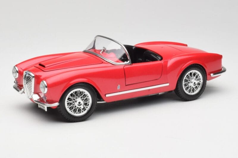 Lancia Aurelia B24 Spider Rot Bburago 1:18 3010 Druckguss