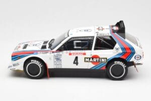 Lancia Delta S4 Martini #4 H. Toivonen / S. Cresto Rally Tour de Corse 1986 AUTOart 1:18 88620 Druckguss — Bild 4 von 8