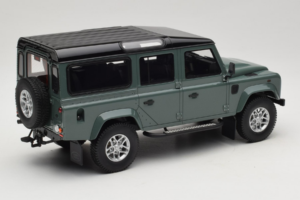 Land Rover Defender Station Wagon Keswick Green GT Spirit 1:18 GT527 Resin — Bild 2 von 6