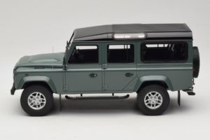 Land Rover Defender Station Wagon Keswick Green GT Spirit 1:18 GT527 Resin — Bild 3 von 6