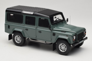 Land Rover Defender Station Wagon Keswick Green GT Spirit 1:18 GT527 Resin — Bild 4 von 6