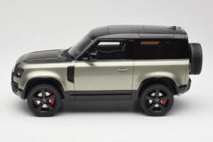 Land Rover Defender 90 HSE P400 L663 Pangea Green Metallic GT Spirit 1:18 GT517 Resin — Bild 3 von 6