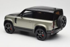 Land Rover Defender 90 HSE P400 L663 Pangea Green Metallic GT Spirit 1:18 GT517 Resin — Bild 5 von 6