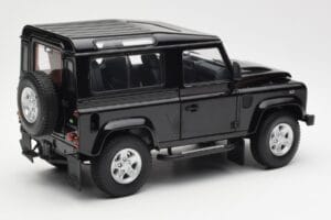 Land Rover Defender 90 Santorini Schwarz Metallic Kyosho 1:18 08901BK Druckguss — Bild 3 von 8