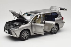 Lexus LX570 Sonic Titanium Kyosho 1:18 08955T Druckguss — Bild 2 von 8
